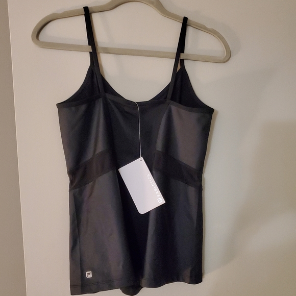 Black athletic tops - Picture 6 of 6